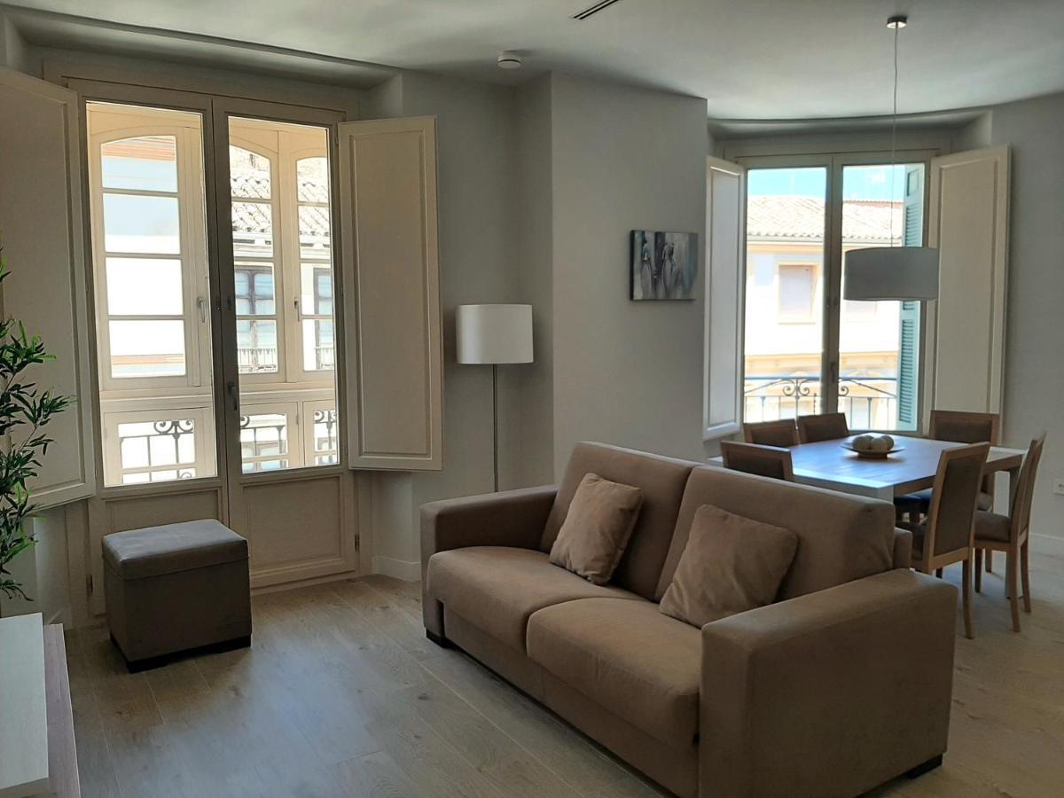 Apartamentos Pinar Malaga Centro Dış mekan fotoğraf