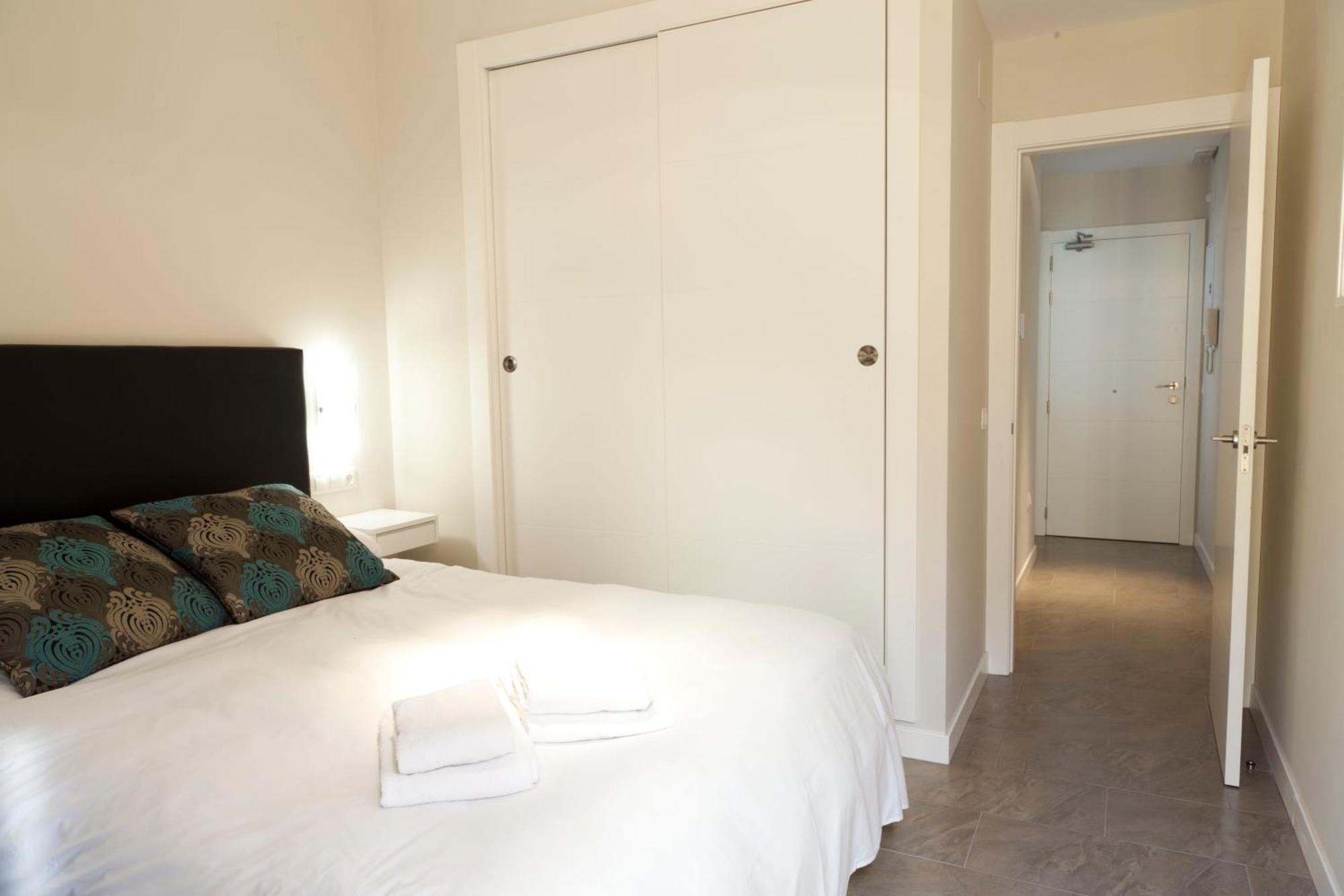 Apartamentos Pinar Malaga Centro Dış mekan fotoğraf