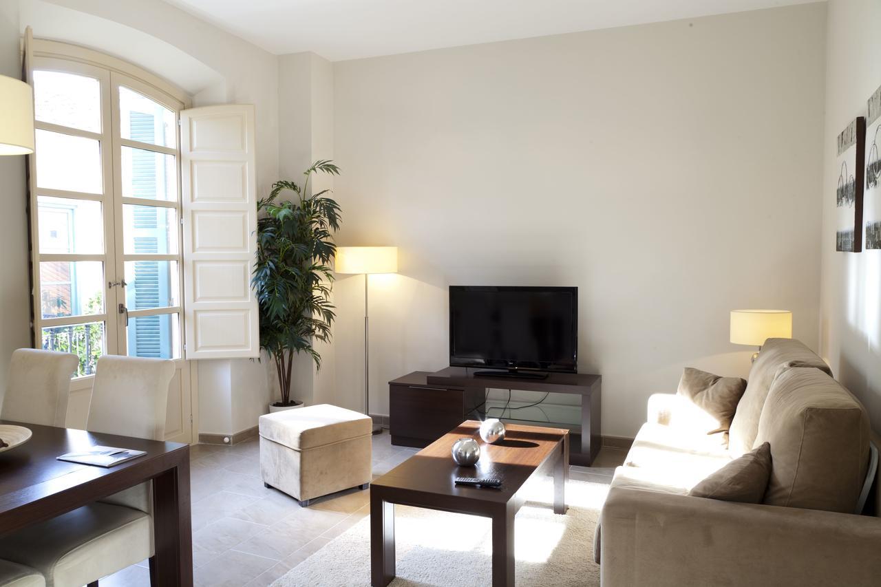 Apartamentos Pinar Malaga Centro Dış mekan fotoğraf