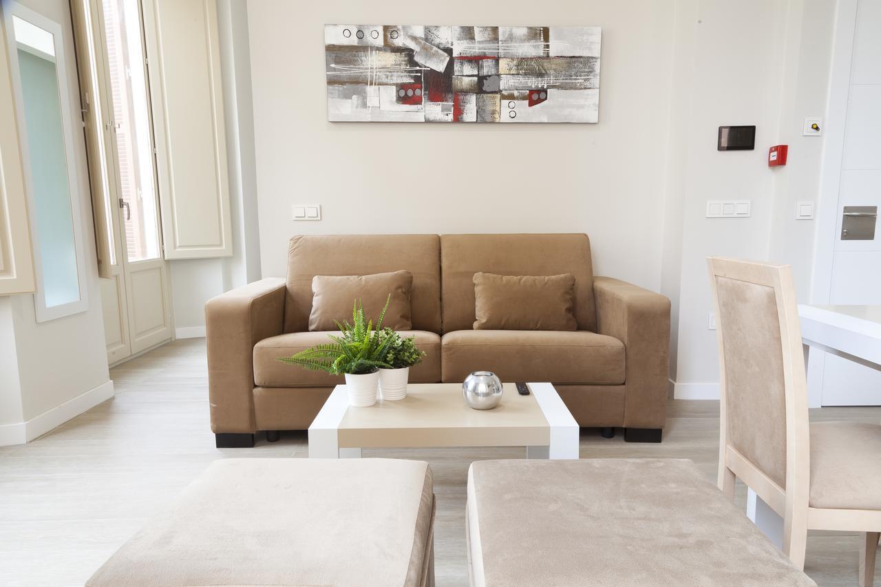 Apartamentos Pinar Malaga Centro Dış mekan fotoğraf