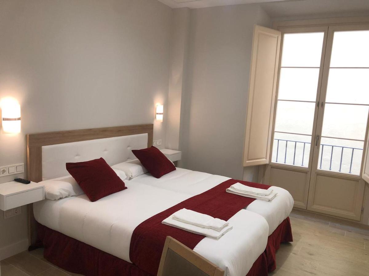 Apartamentos Pinar Malaga Centro Dış mekan fotoğraf